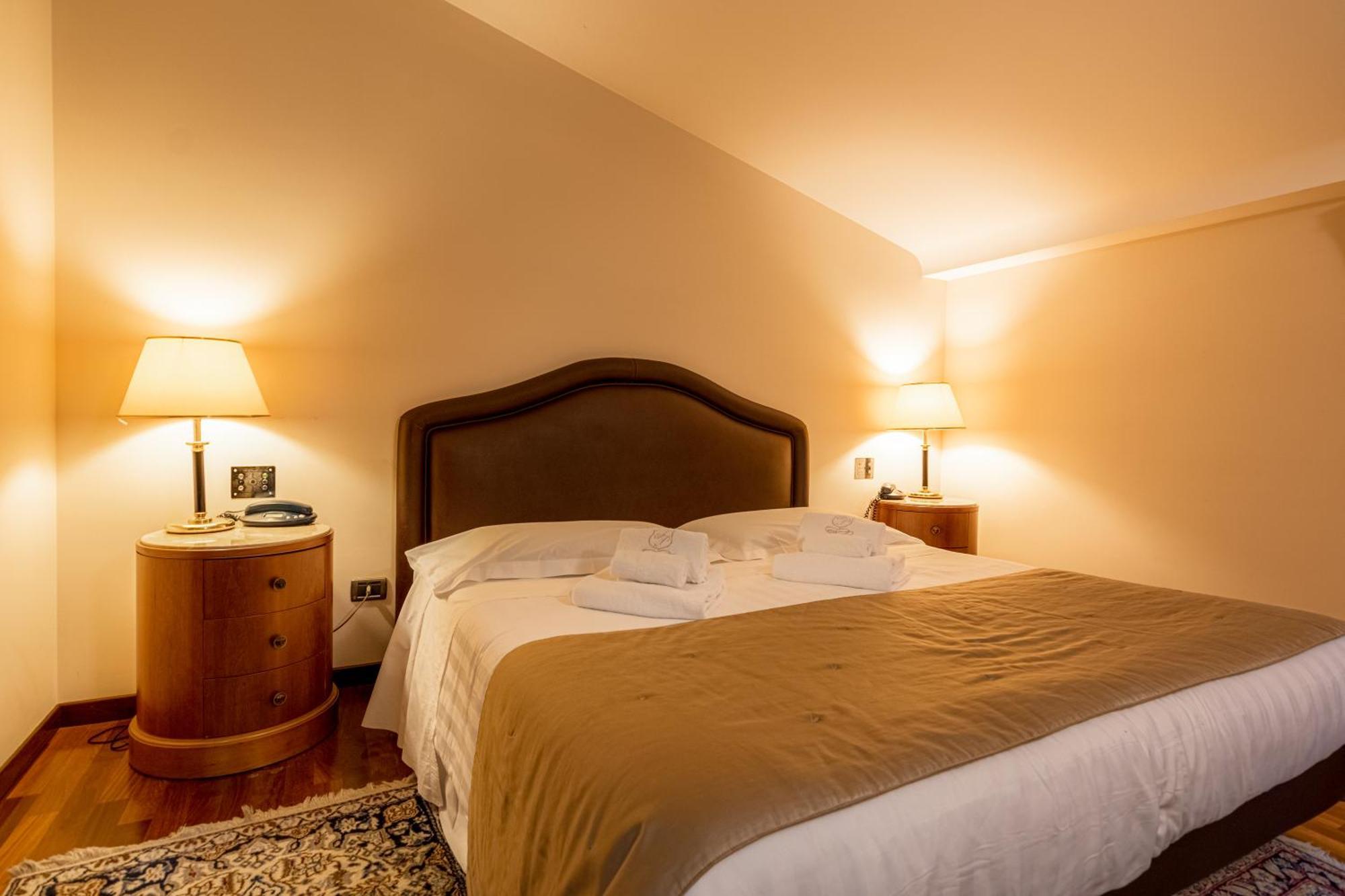 Hotel Cala Del Porto فيبو فالينتيا مارينا المظهر الخارجي الصورة