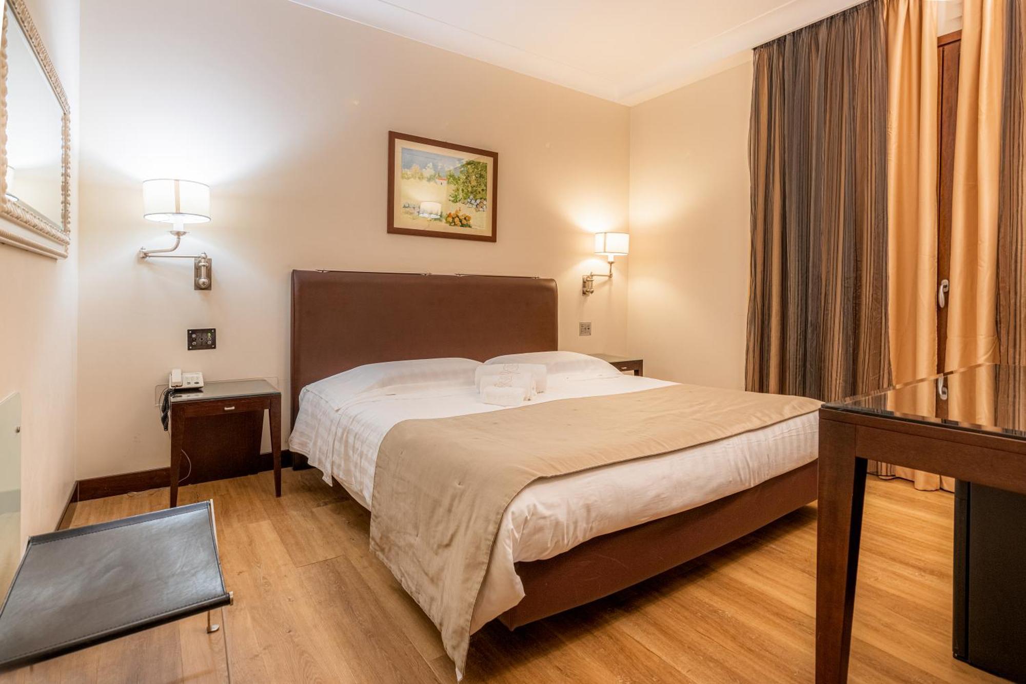 Hotel Cala Del Porto فيبو فالينتيا مارينا المظهر الخارجي الصورة