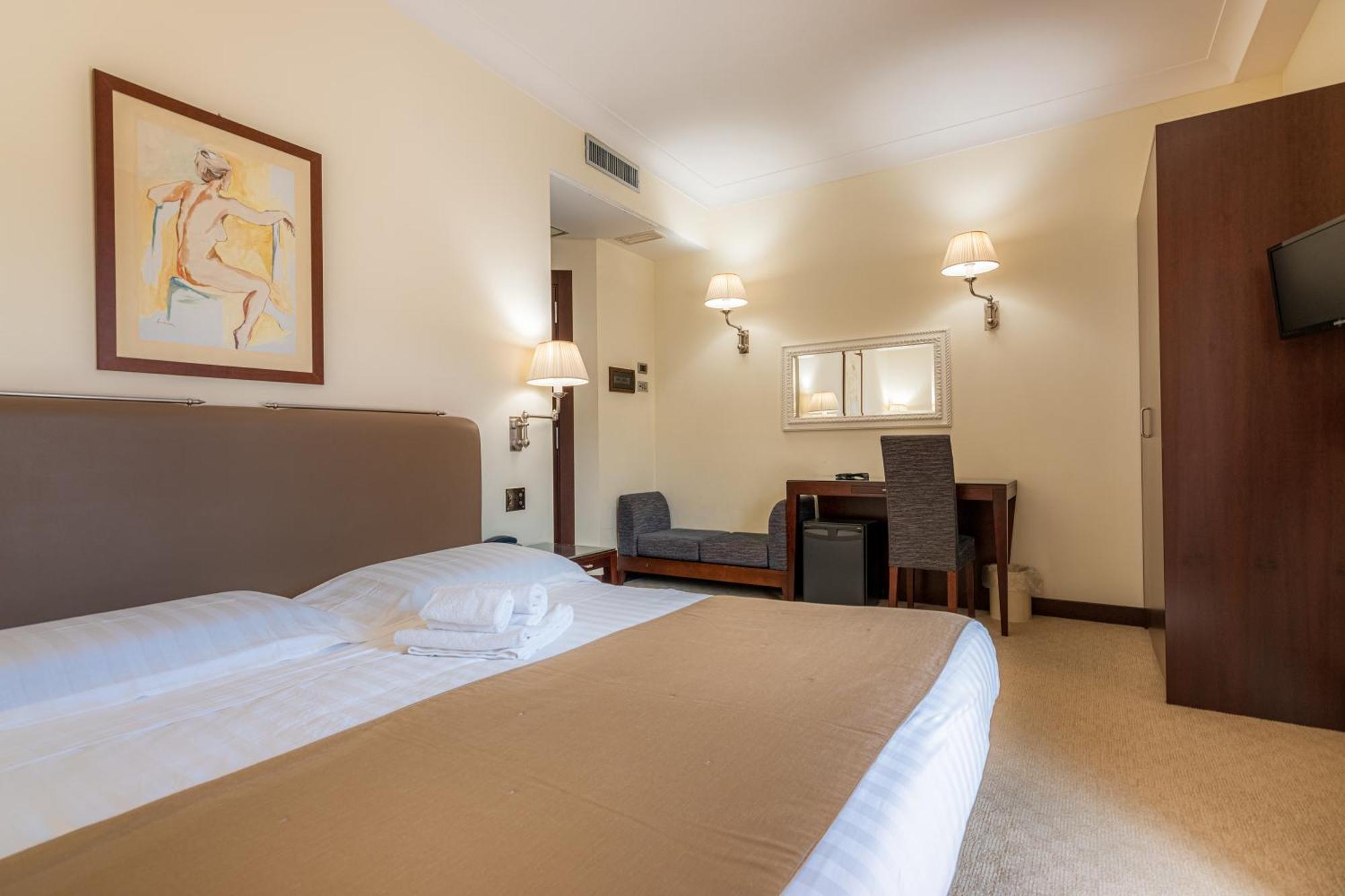 Hotel Cala Del Porto فيبو فالينتيا مارينا المظهر الخارجي الصورة