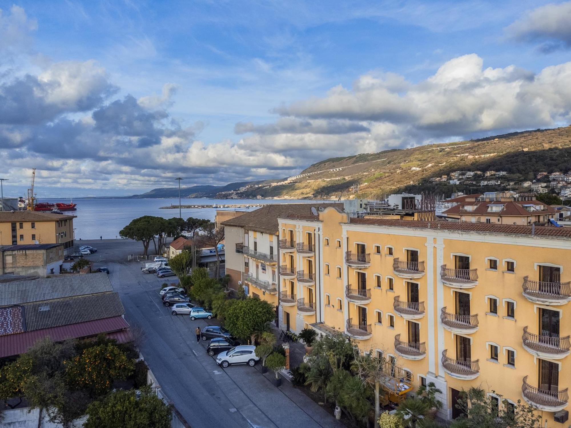 Hotel Cala Del Porto فيبو فالينتيا مارينا المظهر الخارجي الصورة